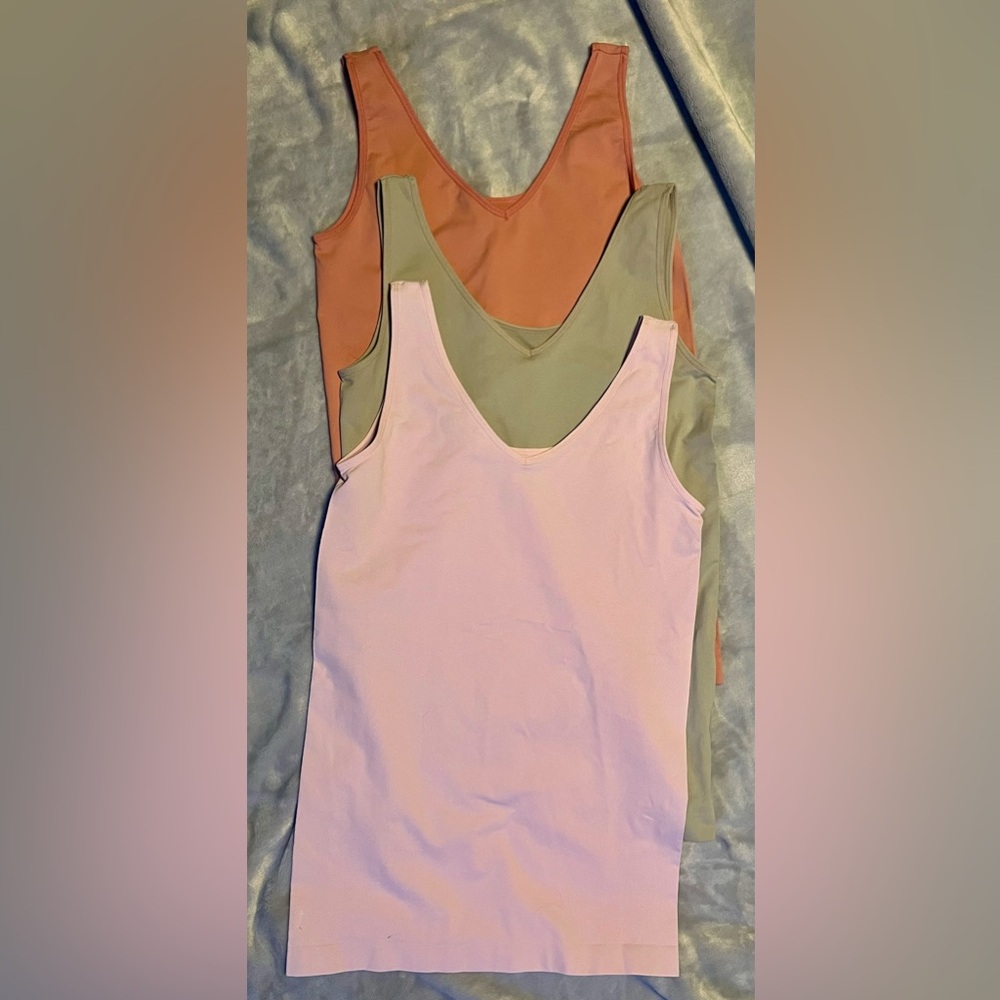 YVETTE REVERSIBLE(V OR SCOOP)SEAMLESS TANK TOPS-PACK OF 3 ONE SIZE PLUS (16-24)
